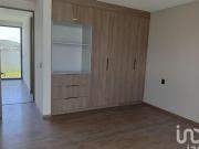 Casa en Venta de Lujo en Privado Lomalta Tres Marías con...