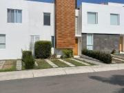 CASA EN VENTA DE OPORTUNIDAD EN SANTA FE JURIQUILLA...