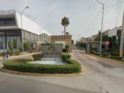 CASA EN VENTA DE RECUPERACION BANCARIA EN LOMAS DEL...