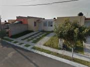 CASA EN VENTA DE REMATE BANCARIO, de la Sauceda Sur,...
