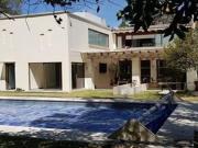 CASA EN VENTA DE REMATE EN club de golf en AZTIZAPAN edomex