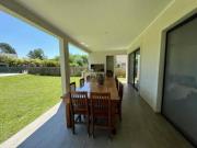 Casa en venta de seis ambientes con pileta en San Matias...