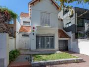 Casa en venta de tres dormitorios en Alberdi