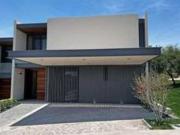 CASA EN VENTA DE TRES RECAMARAS Y SALA DE TV CUARTO DE...