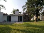 Casa en venta de un nivel en condominio Lomas de...