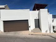 Casa EN VENTA DE UN PISO