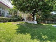 Casa en venta de un piso con doble terreno y gran vista...