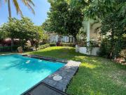 Casa en venta de un piso con doble terreno y gran vista...