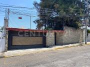 CASA EN VENTA DE UN PISO CON GRAN JARDIN EN EL CERRITO