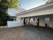 Remate Casa en VENTA de un piso en esquina en...