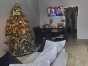CASA EN VENTA DE UN PISO EN FLORES DEL VALLE