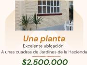 CASA EN VENTA DE UNA PLANTA A UNAS CUADRAS DE JARDINES...