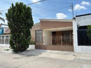 Casa en venta de una planta al sur