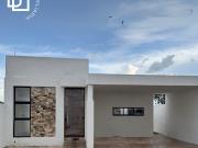 Casa en venta de una planta con 3 recamaras y alberca en...