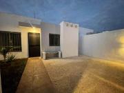 Casa en Venta de Una Planta con Alberca | Los Héroes