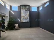 Casa en Venta de una planta con amplio terreno y locales...