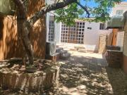 Casa en venta de una planta con elevador de sillas de...