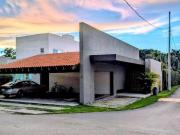 CASA EN VENTA DE UNA PLANTA DENTRO DE CLUB DE GOLF LA CEIBA