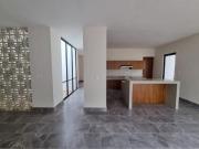 CASA EN VENTA DE UNA PLANTA EN CHOLUL