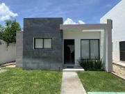 CASA EN VENTA DE UNA PLANTA EN CHOLUL, MÉRIDA