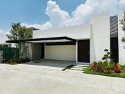 Casa en venta de una planta en privada