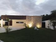 CASA EN VENTA DE UNA PLANTA EN PRIVADA JARDINES LA REJOYADA