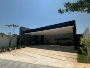 CASA EN VENTA DE UNA PLANTA EN RESIDENCIAL OLIVIA,CONKAL
