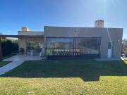 Casa en venta de una planta en San Sebastián Área 12