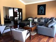 Casa en Venta de Una Plata Con Desniveles en La...