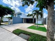 CASA EN VENTA DE UNA SOLA PLANTA DE 3 HAB. CON PISCINA...