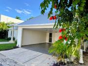 Casa en Venta de una sola planta dentro del Club de Golf...