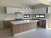 CASA EN VENTA DE UNA SOLA PLANTA EN LA ZONA ESMERALDA DE...