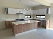 CASA EN VENTA DE UNA SOLA PLANTA EN LA ZONA ESMERALDA DE...