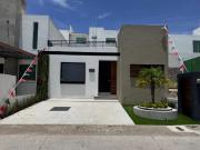 Casa en venta de uun piso en el refugio queretaro