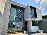 Casa en VENTA, dentro de calle cerrada en Av. Fuentes de...