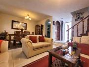 CASA EN VENTA DENTRO DE CONDOMINIO, 117 m2 AC – 72 m2...