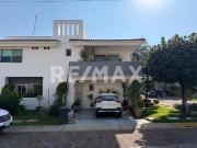 Casa en Venta dentro de Condominio