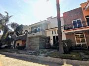 Casa en venta dentro de coto en Bosques de Las Moras