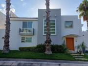 CASA EN VENTA DENTRO DE COTO EN JARDÍN REAL, ZAPOPAN