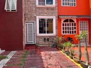 Casa en venta dentro de coto en Jardines de San José,...