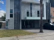 Casa en Venta dentro de coto en Puerta de Hierro...