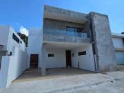 Casa en venta dentro de Fracc Privado Royal Campestre...