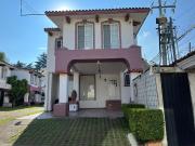 CASA EN VENTA DENTRO DE FRACCIONAMIENTO Av. Miguel...