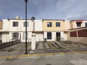 CASA EN VENTA DENTRO DE FRACCIONAMIENTO LOS LAURELES...