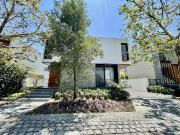 CASA EN VENTA DENTRO DE FRACCIONAMIENTO RESERVA REAL...