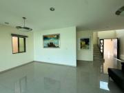 CASA EN VENTA DENTRO DE PRIVADA ANTURIO CHOLUL
