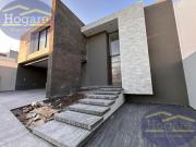 Casa en Venta dentro de Privada en Cañada del Refugio...