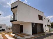 Casa en Venta dentro de Privada en Juriquilla, Querétaro