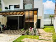 CASA EN VENTA DENTRO DE PRIVADA EN LA 3 DE MAYO,...