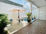 Casa en venta dentro de privada en la Col. Las Granjas...